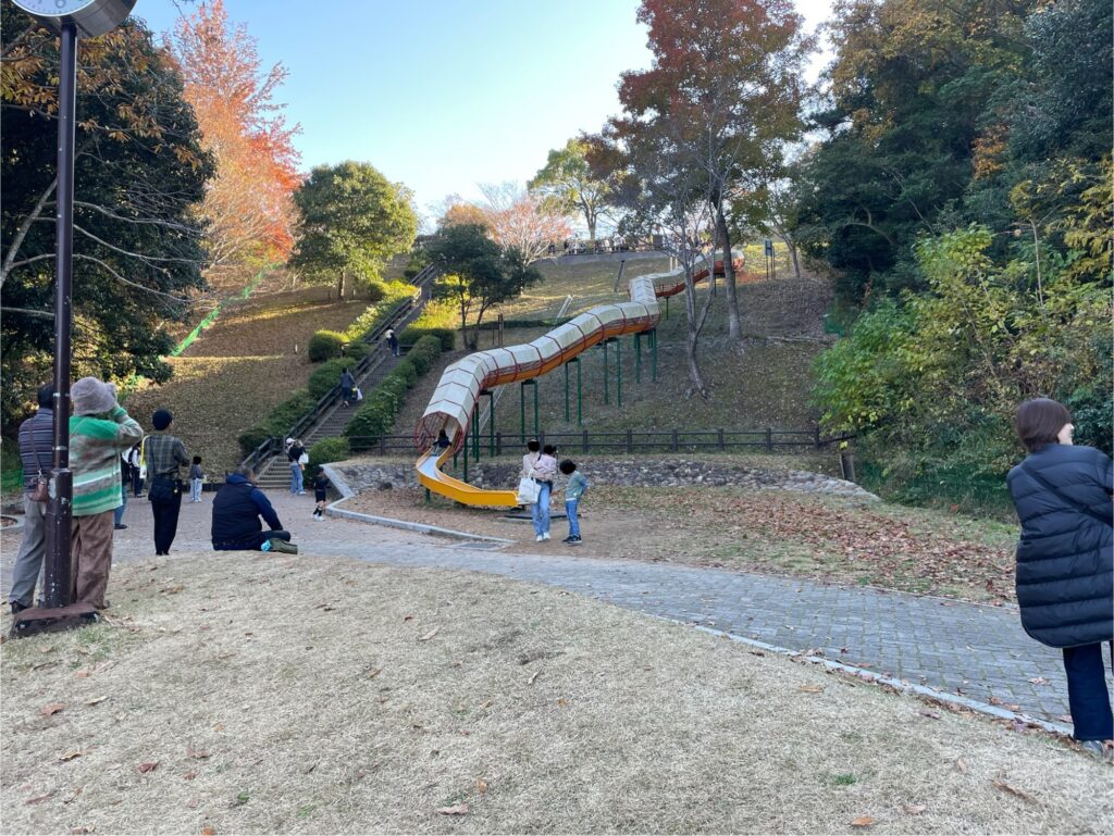 しあわせの村のトリム園地にあるロングスライダー