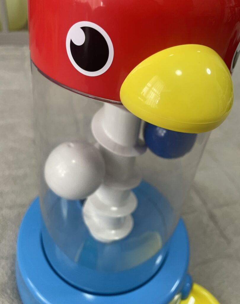 くるくるチャイムでボールがくるくる転がっている様子