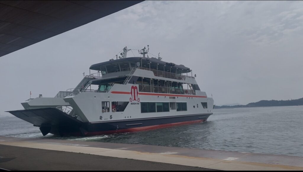 宮島松大汽船のフェリー外観と乗り場の様子